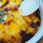 レンジでチンしてもふわふわ、とろとろでおいしいオムライス。ファミリーマート「デミグラスソースが決め手の特製オムライス」をご紹介。 オムライスって本当においしいで