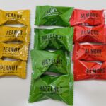 コンビニ ファミリーマート 3種類のナッツが楽しめるナッツチョコアソート