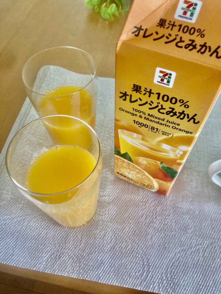 コンビニ セブンイレブン 果汁100%オレンジとみかん