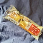 ファミマル！しっとりケーキ（チョコ）そのまま食べても美味しけどレンチン＆トースターでこんがりさせると激うま！ファミマのスイーツ☆ファミリマートで買えるスイーツ代