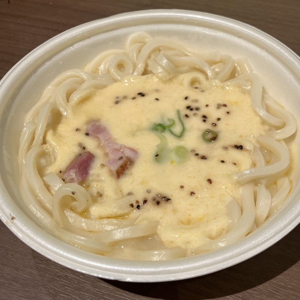 コンビニ セブンイレブン 和風カルボナーラうどん