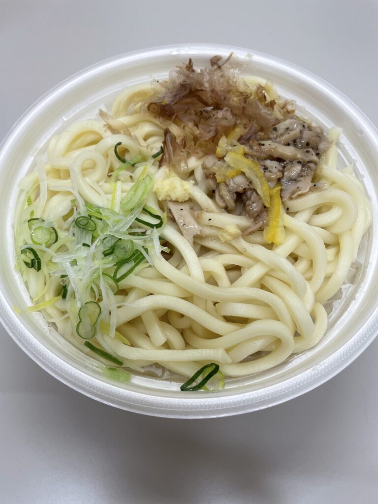 コンビニ ファミリーマート 国産ゆず使用の大盛鶏旨塩うどん