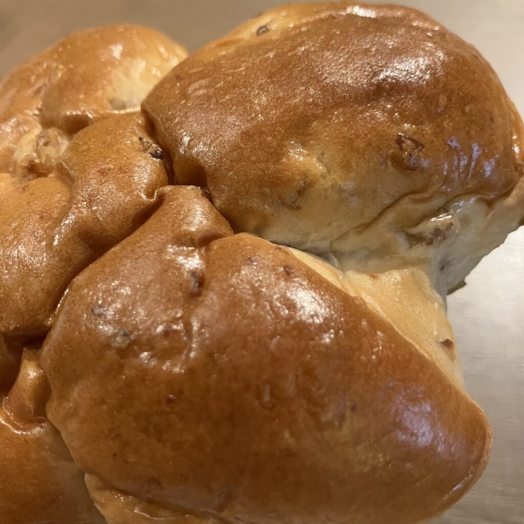 コンビニ ファミリーマート もちもちくるみパン