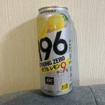 セブンイレブンでサントリー「-196 ストロングゼロ ダブルレモン」が売っていたので購入！ 最近よく電車広告で見かけるので、飲んだことがある方も多いはず。 まず