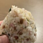 コンビニ ファミリーマート 梅しそ野沢菜おにぎり