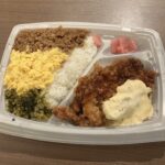 コンビニ ファミリーマート 3色そぼろ＆チキン南蛮弁当