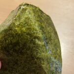 コンビニ ファミリーマート ぼんご監修肉そぼろ（卵黄ソース）おにぎり