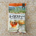 ダイソーのお茶やコーヒーコーナーで見つけた「ルイボスティーバッグ８Ｐ」 ノンカフェインのルイボスティーは寝る前に飲んでも寝つきが悪くなるということもなく、お腹も