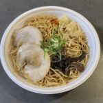 コンビニ セブンイレブン 黒マー油と香ばし麺の濃厚豚骨焼ラーメン