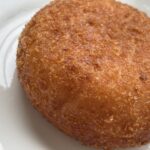 セブンイレブンの【お店で揚げたカレーパン】美味しい♪ ¥160（税込） カレーパンは昔から好きで、こちらはよく買うんですが美味しいです♪ 最初食べた時はパン屋さ