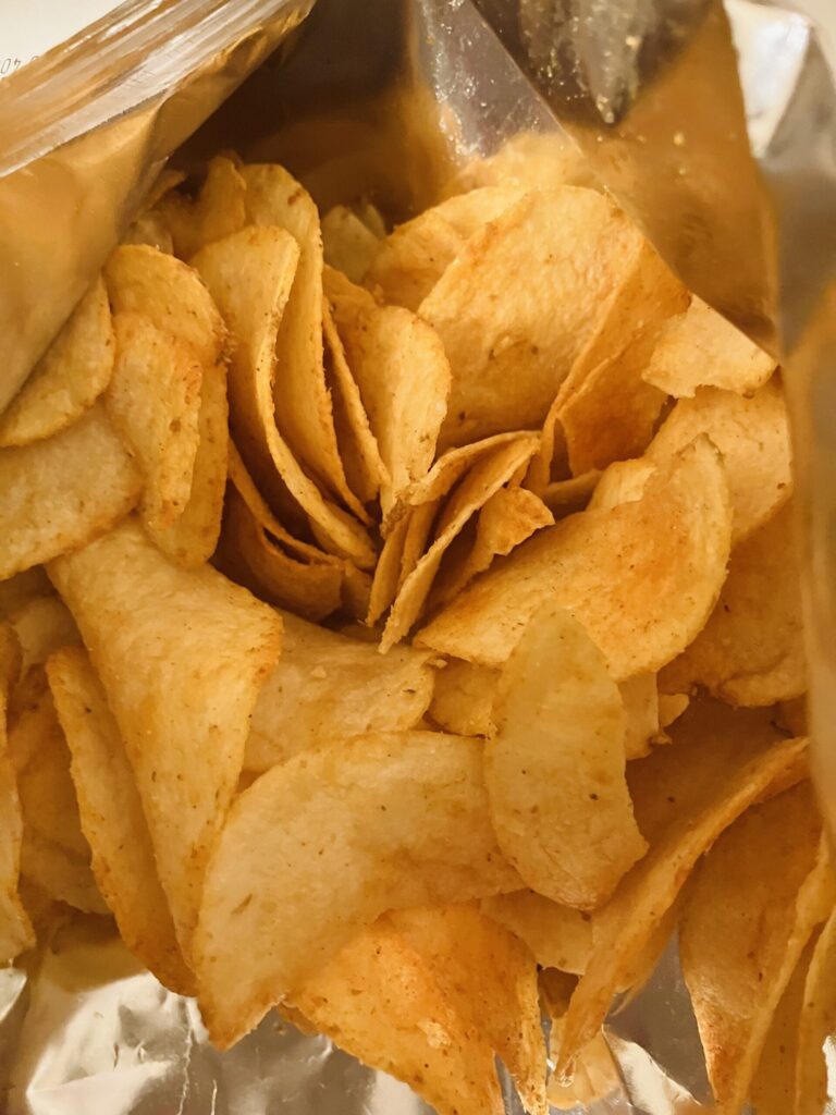 コンビニ セブンイレブン ポテトチップス濃厚コンソメ味65g