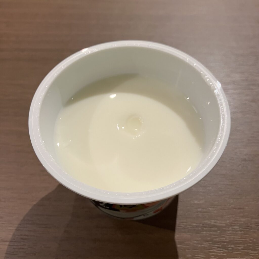 コンビニ ファミリーマート 濃厚とろける杏仁豆腐