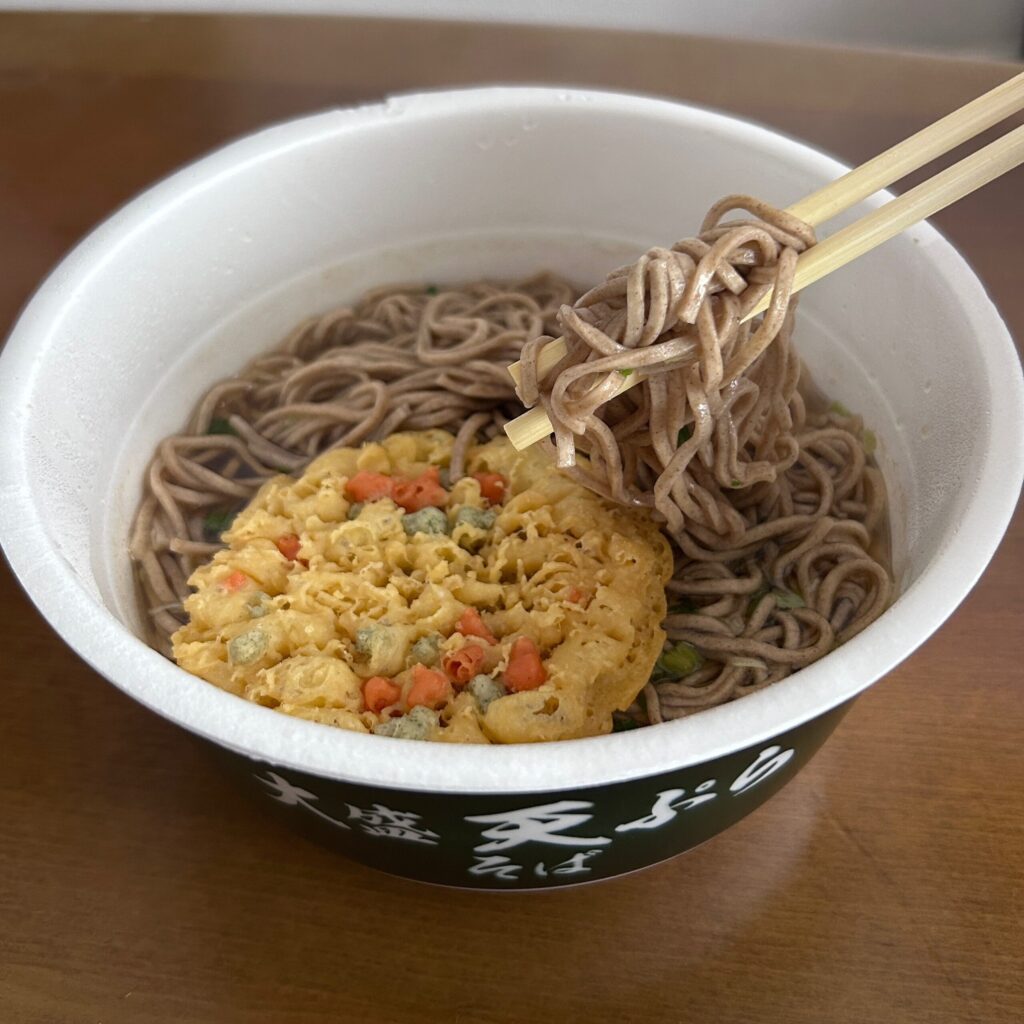 コンビニ セブンイレブン 大盛天ぷらそば