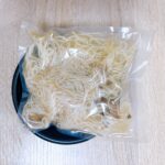 コンビニ ファミリーマート めんつゆで食べる糖質0gこんにゃく麺