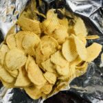 100均 ダイソー 2個でよりどり300円ポテトチップス濃厚キングサワークリーム＆オニオン