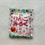 サクマと言えばいちごみるくのサクサククランチキャンディが有名ですけど、「りんごみるく４０ｇ」もあるのはご存じでしょうか？ りんごみるくは、りんご味のサクサククラ