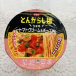 コンビニ その他 とんがらし麺うま辛トマトクリーム＆チーズ味