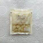 ローソンでカレーを食べる時に口直しとして、らっきょうがあったらいいなと思って購入した「花らっきょう」 そう、ローソンには漬物類もいろいろ売ってるんですよね。1袋