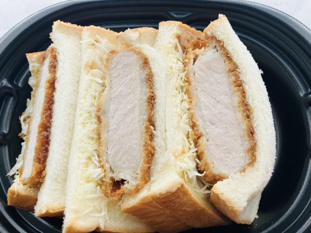 コンビニ ローソン まちかど厨房盛りすぎ！厚切りロースカツサンド