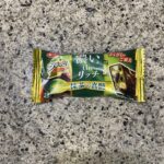 セブンイレブンでずっと気になっていた【ブラックサンダー 抹茶の真髄】を買ってみました。 こちらの商品の謳い文句である、『宇治抹茶×玉露のハーモニー！本格抹茶が奏