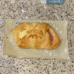コンビニ ファミリーマート ハムチーズクロワッサン