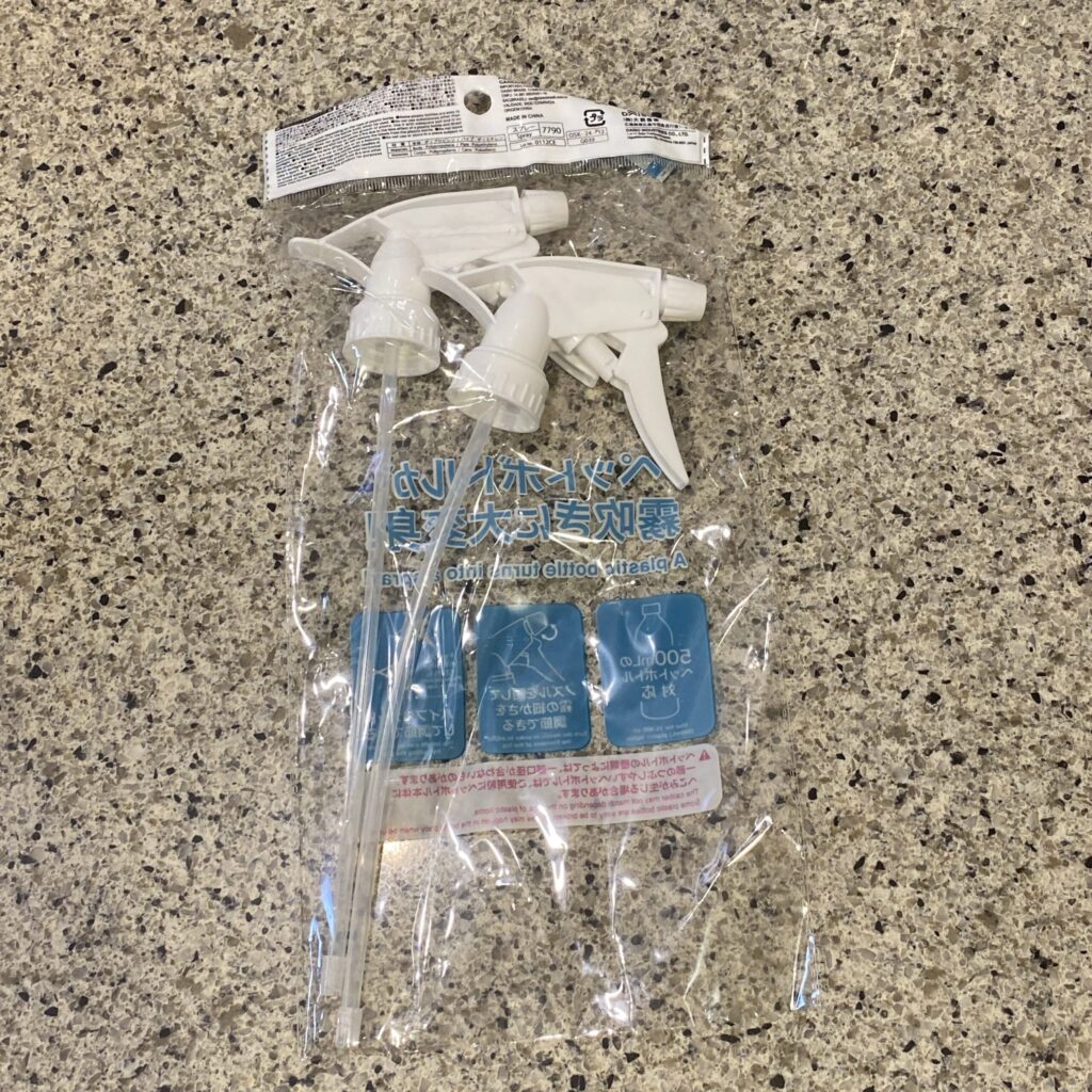 100均 ダイソー 霧吹きヘッド
