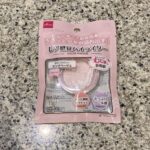 DAISOのコスメコーナーでみつけた【＆．ＷｉｔｈＣｈａｒｍ　レア感覚ハイライター　ピンクベージュ】を買ってみました。 ＆．ＷｉｔｈＣｈａｒｍのフェイスパウダー