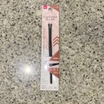 DAISOのコスメコーナーでみつけた【アイシャドウラウンドブラシ（Aタイプ）】を買ってみました。 DAISOのメイクブラシで唯一の、『天然毛』のシリーズです。い