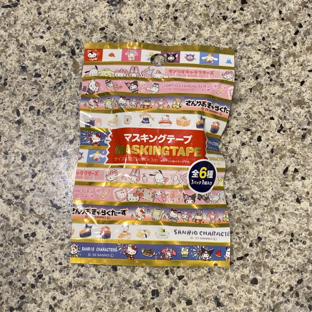 DAISOのサンリオグッズのコーナーでみつけた【マスキングテープ　ブラインド　サンリオキャラクターズ　日本】を買ってみました。 こちらは先日も購入したのですが、