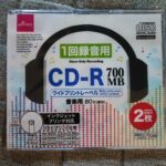 ちょっとした思い出の写真をプレゼントしようと、ダイソーに、ケース付きの２枚入りがあったので試しに購入してみました。 ダイソーにＣＤ－Ｒって売ってたんですね。ちょ