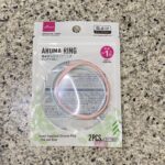 DAISOの季節ものの商品のコーナーでみつけた【虫よけシリコーンリング（ピンク×ブルー、２個）】を買ってみました。 先に【虫よけスパイラルリング】を購入した後に