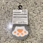 100均 ダイソー キャリーバック用車輪ソックス猫足形