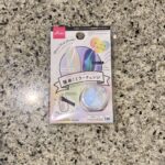 DAISOのネイル用品売り場でみつけた【ミラーネイルパウダー（オーロラ）】を買ってみました。 以前、セリアで購入したミラーネイルパウダーは色が選べず、スタンダー