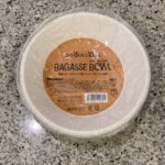 セリアのキッチン用品コーナーでみつけた【バガスボウル　16cm 10枚入り】を買ってみました。 バガスボウルの意味はわからないのですが、少し深さのあるボウル状の
