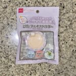 DAISOのコスメコーナーでみつけた【＆．ＷｉｔｈＣｈａｒｍ　２４ｈフェイスパウダー　ナチュラル】を買ってみました。 大型店舗にいったところ、コスメコーナーがか