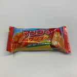 ファミリーマートで見つけた「マンゴーのサンダー トロピカル風味」は、パッケージのインパクトに惹かれてつい手に取ってしまった一品。 鮮やかな色合いと“GO! GO