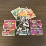 セブンイレブンで購入したポケモンカードパック「ブラックボルト」から、思わぬ大当たりが飛び出しました！ 手に入ったのは、なんとSR仕様のゲノセクトex。鮮やかなホ