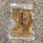 セブンイレブンの冷蔵コーナーでみつけた【７プレミアム　味付メンマ７０ｇ】を買ってみました。 前回おうちラーメンの際に、こちらを買うつもりが間違って『穂先メンマ』