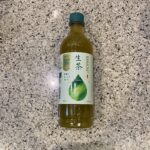 ファミリーマートのドリンクコーナーでみつけた【生茶】を買ってみました。 普段は飲み物を買う時も、お茶ではなく水ばかり選んでしまうのですが、なんとなくお茶の方が栄