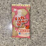 セブンイレブンのお菓子コーナーでみつけた【いかの姿あげ　かねふく明太子使用 明太マヨ風味】を買ってみました。 いかの姿あげのお菓子が好きで時々買うのですが、たま