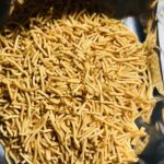 コンビニ ローソン ちいかわ×おやつカンパニーベビースターラーメン（炊き込みごはんおにぎり味）