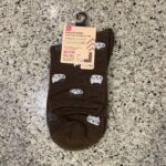 DAISOの衣類・靴下などのコーナーでみつけた【レギュラーソックス（ハイゲージ・ネコ・うさぎ柄）】を買ってみました。 いつもと違う店舗のDAISOにいったところ