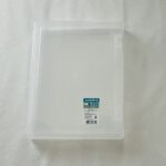 セリアで鬼リピート購入している収納ケースと言えば、【Ａ４ワイドケース】になります。A4ケースではなく、A4ワイドケースというのがポイント。 普通のA4サイズの収
