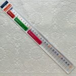 ありそうでなかった端0の定規！セリアで【直定規３０ｃｍ】が欲しかった定規で感激しちゃいました♪ 撮影用に立てた状態でものの高さを測れる（そして測るものと一緒に定