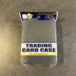 キャンドゥで購入した「トレーディングカードケース 2P」。最初は1個入りかと思ったのですが、実際には2個セットで入っていてちょっと得した気分になれました！ 価格