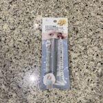 DAISOのコスメコーナーでみつけた【＆．アイシャドウスティック　スウィートアプリコット】を買ってみました。 最近ハマっているDAISOコスメで、『スキンケア発