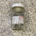 DAISOのキッチン用品コーナーで見つけた【リビングコンテナーM 約450ml】を買ってみました。 保存瓶を買い足したかったので、以前購入して他の商品よりも商品