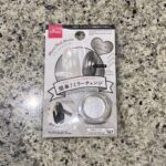 DAISOのネイルグッズコーナーでみつけた【ミラーネイルパウダー（シルバーカラ―）】を買ってみました。 先日こちらの同じシリーズの『オーロラ』バージョンを買った