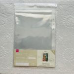 ダイソーの６リングファイルのリフィルとして購入した【クリアポケット（バラエティ、両面１ポケット、２Ｌ判、８枚）】 サイズは、15.7cm ×21.5cm ×0.