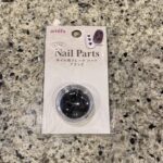 キャンドゥのネイルグッズコーナーでみつけた【ネイル用フレーク ハート ブラック】を買ってみました。 最近はずっとセルフでジェルネイルをしているので、慣れてきたこ